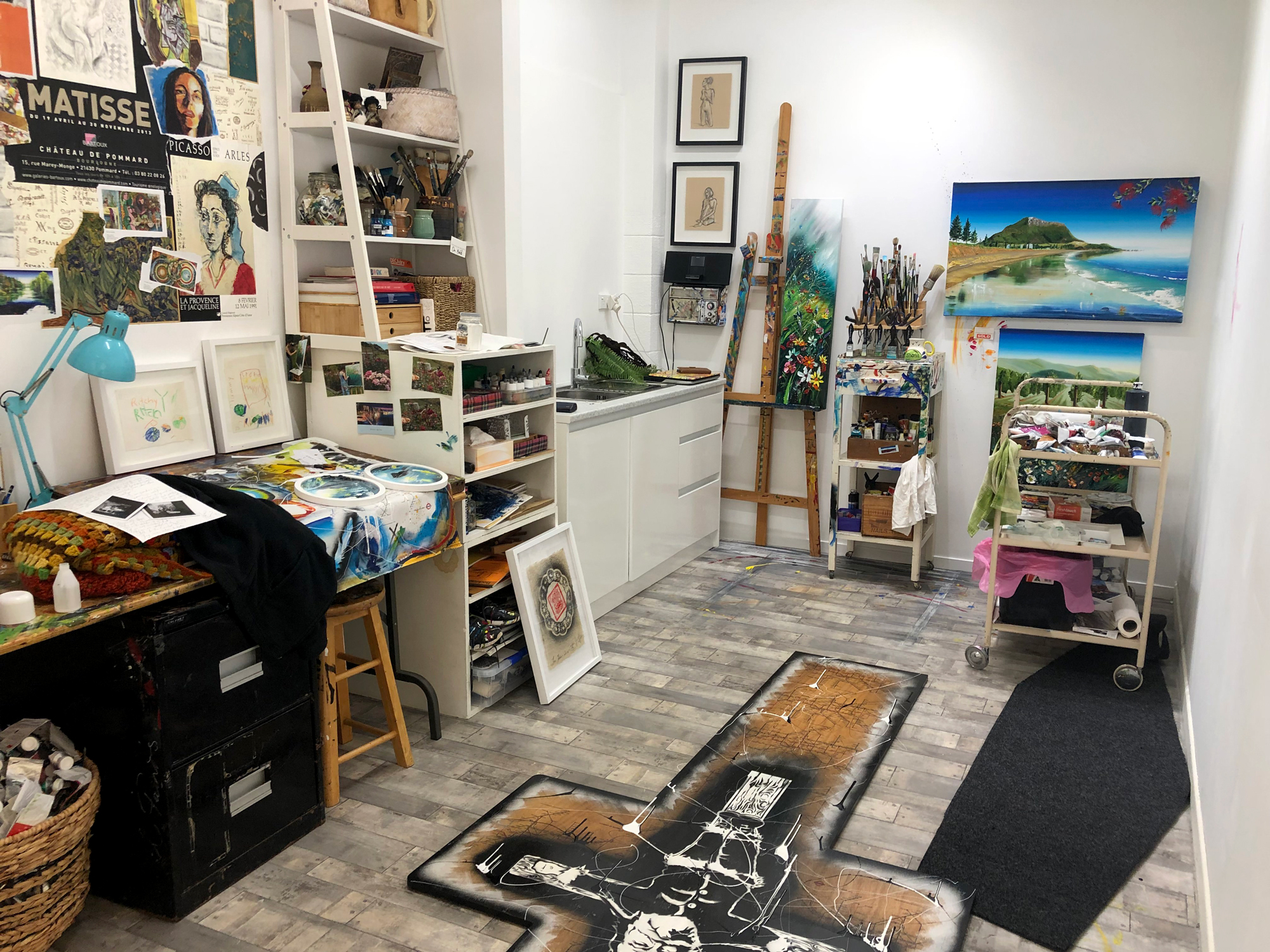 Artist and Gallery in Mount Maunganui Studio Shona Moller Gallery